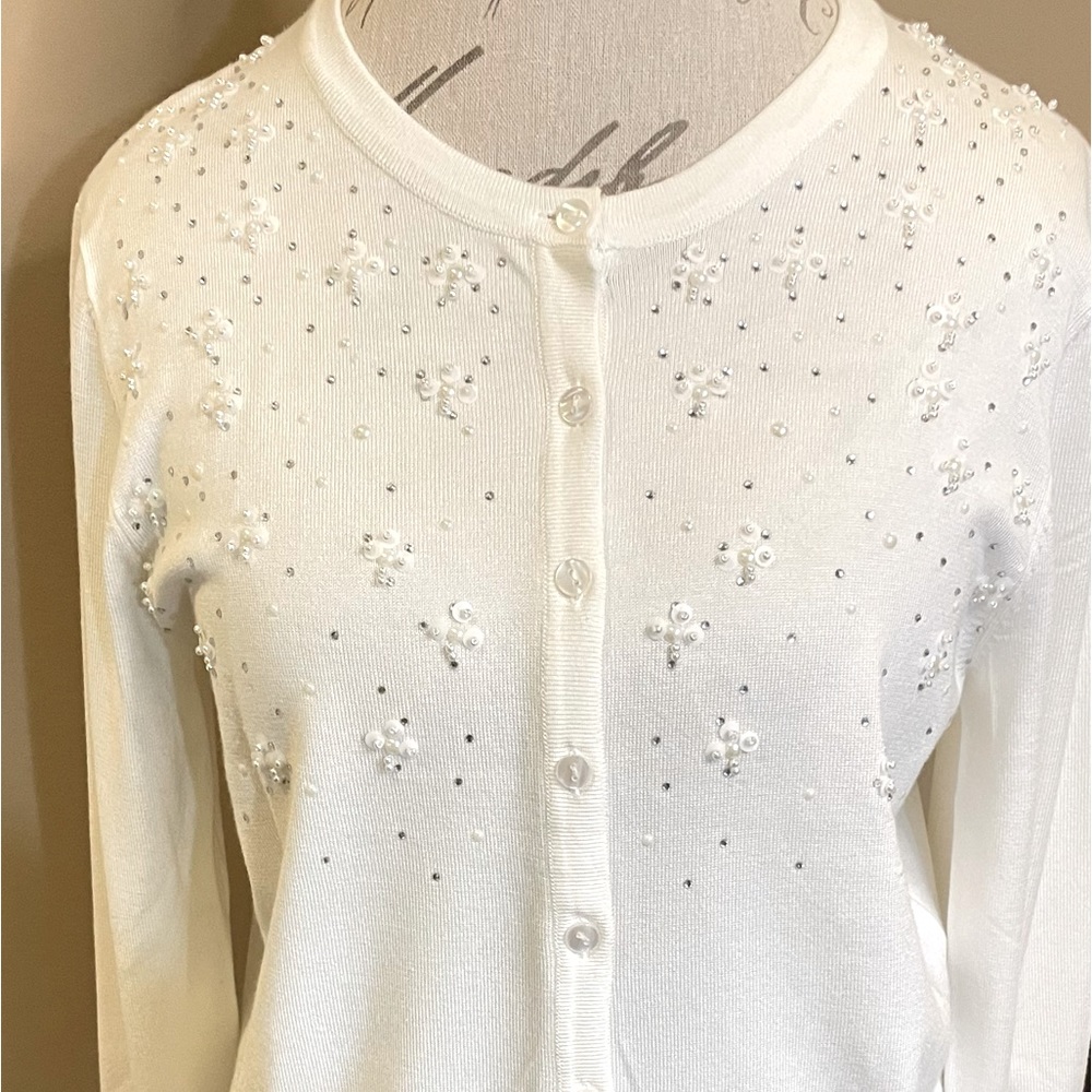 🕊️Beautiful button up long sleeve sweater